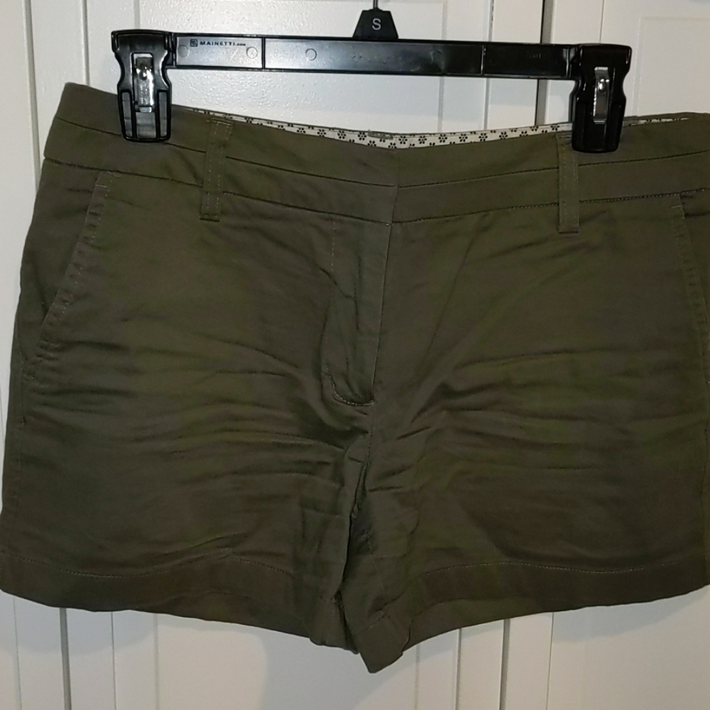 Cambridge army green shorts